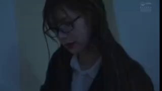 女学生色诱老师!没想到老师这么猛烈全部射在了脸上1...